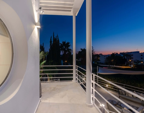 Villa for sale in Nueva Andalucia, Marbella