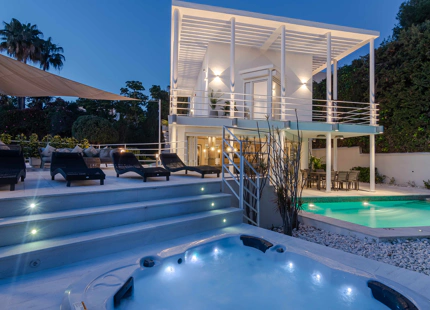 VILLA DE ESTILO MIAMI BEACH
