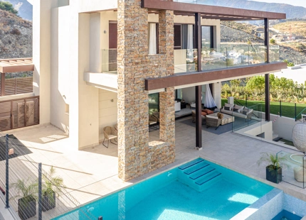 VILLA SOSTENIBLE EN VENTA EN BENAHAVIS