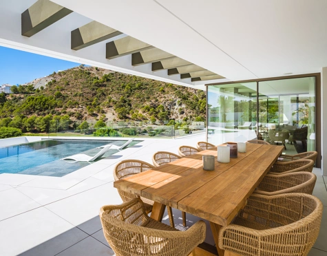 Villa for sale in Lomas de La Quinta, Benahavis