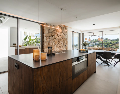 Villa for sale in Lomas de La Quinta, Benahavis