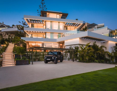 Villa for sale in Lomas de La Quinta, Benahavis