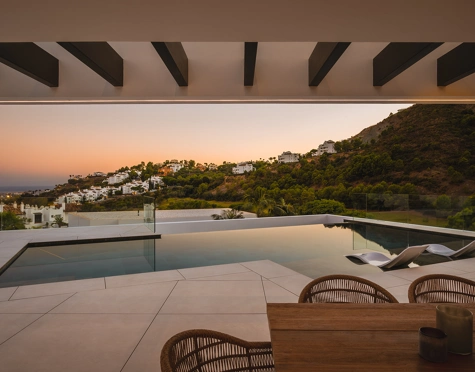 Villa for sale in Lomas de La Quinta, Benahavis