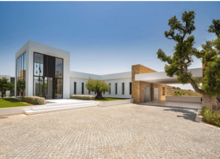 PROPIEDAD ARQUITECTÓNICA EXCEPCIONAL EN VENTA EN BENAHAVÍS