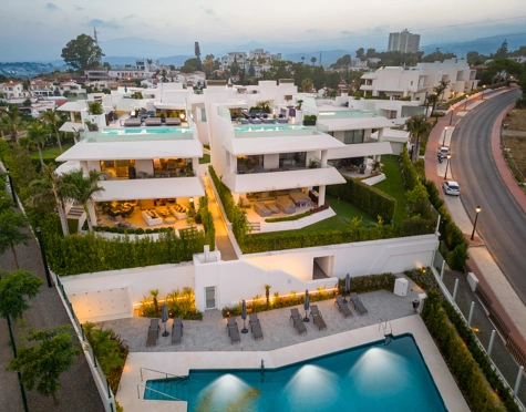 Semi Detached Villa for sale in Nueva Andalucia, Marbella