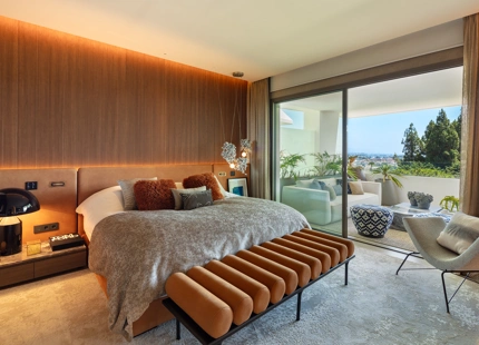 ARCHITECTURAL VILLA FOR SALE IN NUEVA ANDALUCIA