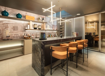 ARCHITECTURAL VILLA FOR SALE IN NUEVA ANDALUCIA