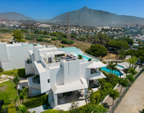 Semi Detached Villa for sale in Nueva Andalucia, Marbella