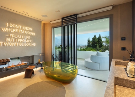 ARCHITECTURAL VILLA FOR SALE IN NUEVA ANDALUCIA