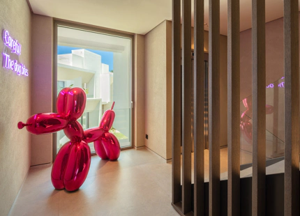 ARCHITECTURAL VILLA FOR SALE IN NUEVA ANDALUCIA