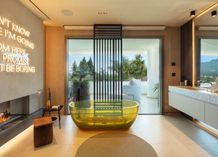 ARCHITECTURAL VILLA FOR SALE IN NUEVA ANDALUCIA