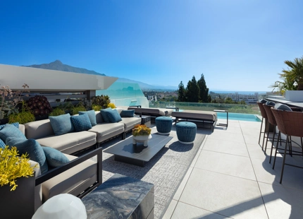 ARCHITECTURAL VILLA FOR SALE IN NUEVA ANDALUCIA
