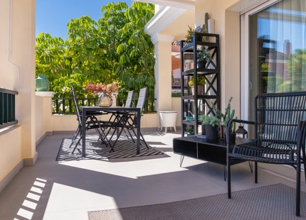 OUT-OF-THE ORDINARY TOWNHOUSE FOR SALE IN NUEVA ANDALUSIA 