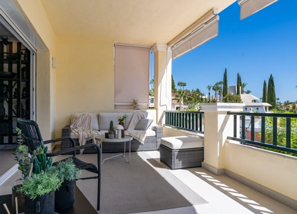 OUT-OF-THE ORDINARY TOWNHOUSE FOR SALE IN NUEVA ANDALUSIA 