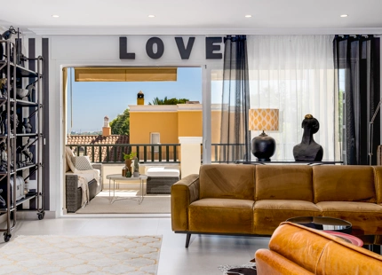 OUT-OF-THE ORDINARY TOWNHOUSE FOR SALE IN NUEVA ANDALUSIA 