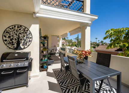 OUT-OF-THE ORDINARY TOWNHOUSE FOR SALE IN NUEVA ANDALUSIA 