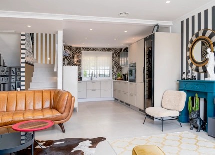 OUT-OF-THE ORDINARY TOWNHOUSE FOR SALE IN NUEVA ANDALUSIA 