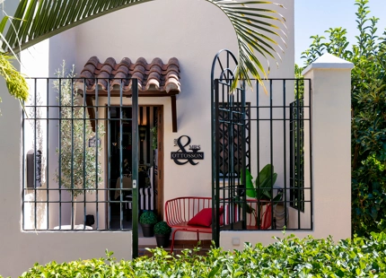 OUT-OF-THE ORDINARY TOWNHOUSE FOR SALE IN NUEVA ANDALUSIA 