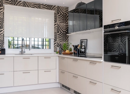 OUT-OF-THE ORDINARY TOWNHOUSE FOR SALE IN NUEVA ANDALUSIA 