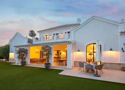 OUTSTANDING VILLA FOR SALE IN EL PARAISO