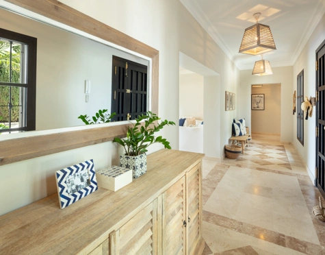Villa for sale in El Paraiso, Estepona East