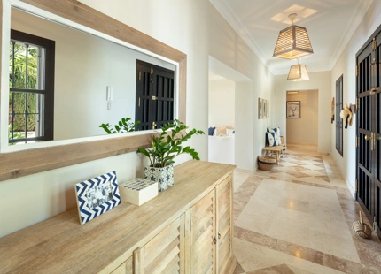OUTSTANDING VILLA FOR SALE IN EL PARAISO