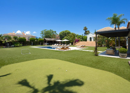 OUTSTANDING VILLA FOR SALE IN EL PARAISO