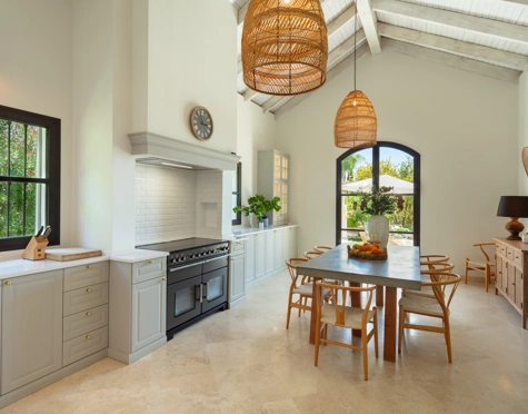 Villa for sale in El Paraiso, Estepona East