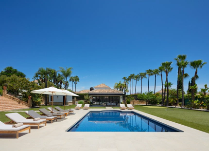 OUTSTANDING VILLA FOR SALE IN EL PARAISO