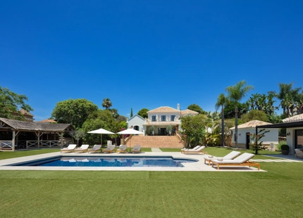 OUTSTANDING VILLA FOR SALE IN EL PARAISO