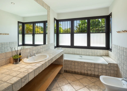 OUTSTANDING VILLA FOR SALE IN EL PARAISO