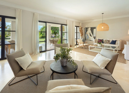 OUTSTANDING VILLA FOR SALE IN EL PARAISO
