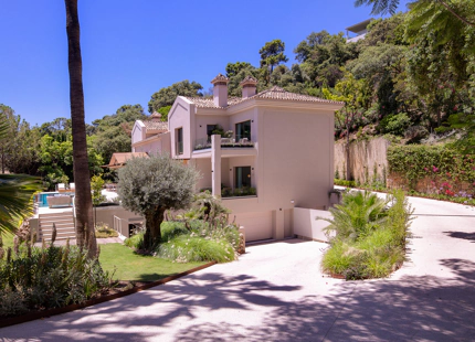 EXQUISITE MEDITERRANEAN VILLA IN LA ZAGALETA FOR SALE