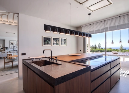 EXQUISITE MEDITERRANEAN VILLA IN LA ZAGALETA FOR SALE