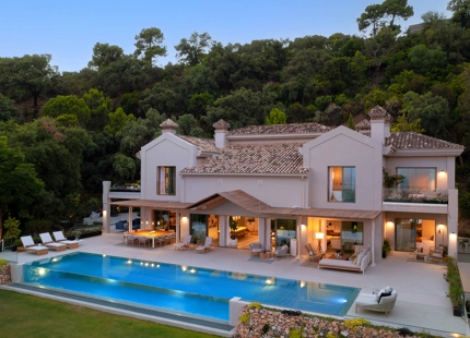 EXQUISITE MEDITERRANEAN VILLA IN LA ZAGALETA FOR SALE