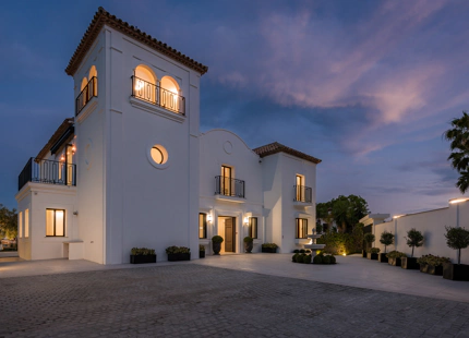 ANDALUSIAN-STYLE FAMILY HOME ON LA QUINTA HILLS 