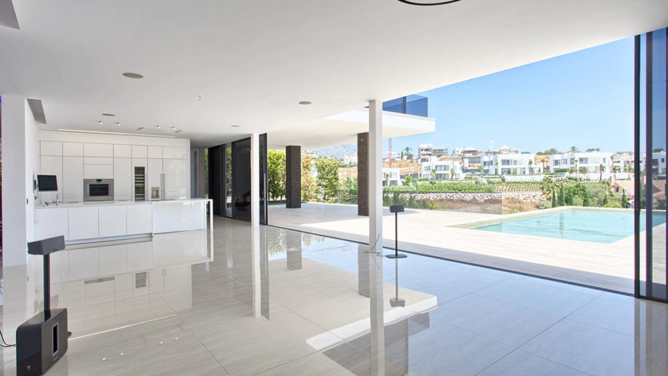 Villa en venta en Nueva Andalucia, Marbella