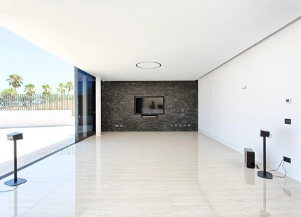FANTÁSTICA VILLA DE GOLF MODERNA EN VENTA EN NUEVA ANDALUCIA