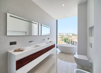 FANTÁSTICA VILLA DE GOLF MODERNA EN VENTA EN NUEVA ANDALUCIA