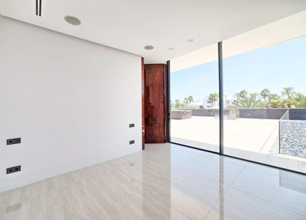 FANTÁSTICA VILLA DE GOLF MODERNA EN VENTA EN NUEVA ANDALUCIA