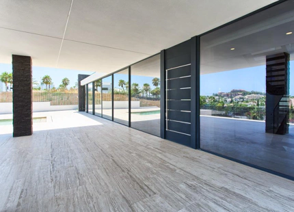 FANTÁSTICA VILLA DE GOLF MODERNA EN VENTA EN NUEVA ANDALUCIA