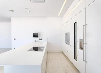 FANTÁSTICA VILLA DE GOLF MODERNA EN VENTA EN NUEVA ANDALUCIA