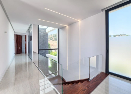 FANTÁSTICA VILLA DE GOLF MODERNA EN VENTA EN NUEVA ANDALUCIA