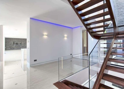 FANTÁSTICA VILLA DE GOLF MODERNA EN VENTA EN NUEVA ANDALUCIA