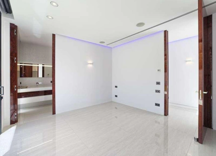 FANTÁSTICA VILLA DE GOLF MODERNA EN VENTA EN NUEVA ANDALUCIA