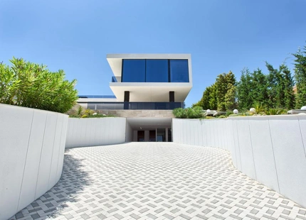 FANTÁSTICA VILLA DE GOLF MODERNA EN VENTA EN NUEVA ANDALUCIA