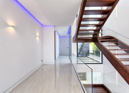 FANTÁSTICA VILLA DE GOLF MODERNA EN VENTA EN NUEVA ANDALUCIA