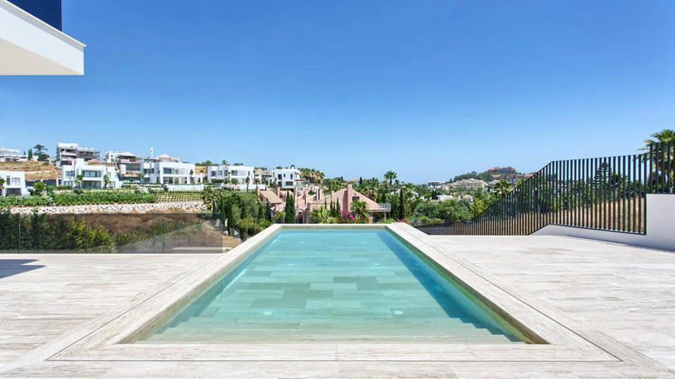Villa en venta en Nueva Andalucia, Marbella