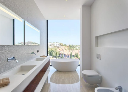 FANTÁSTICA VILLA DE GOLF MODERNA EN VENTA EN NUEVA ANDALUCIA