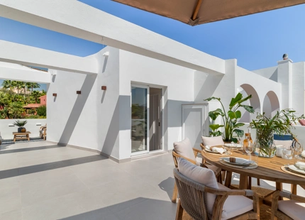 FANTÁSTICA CASA ADOSADA MODERNA EN VENTA EN LA QUINTA